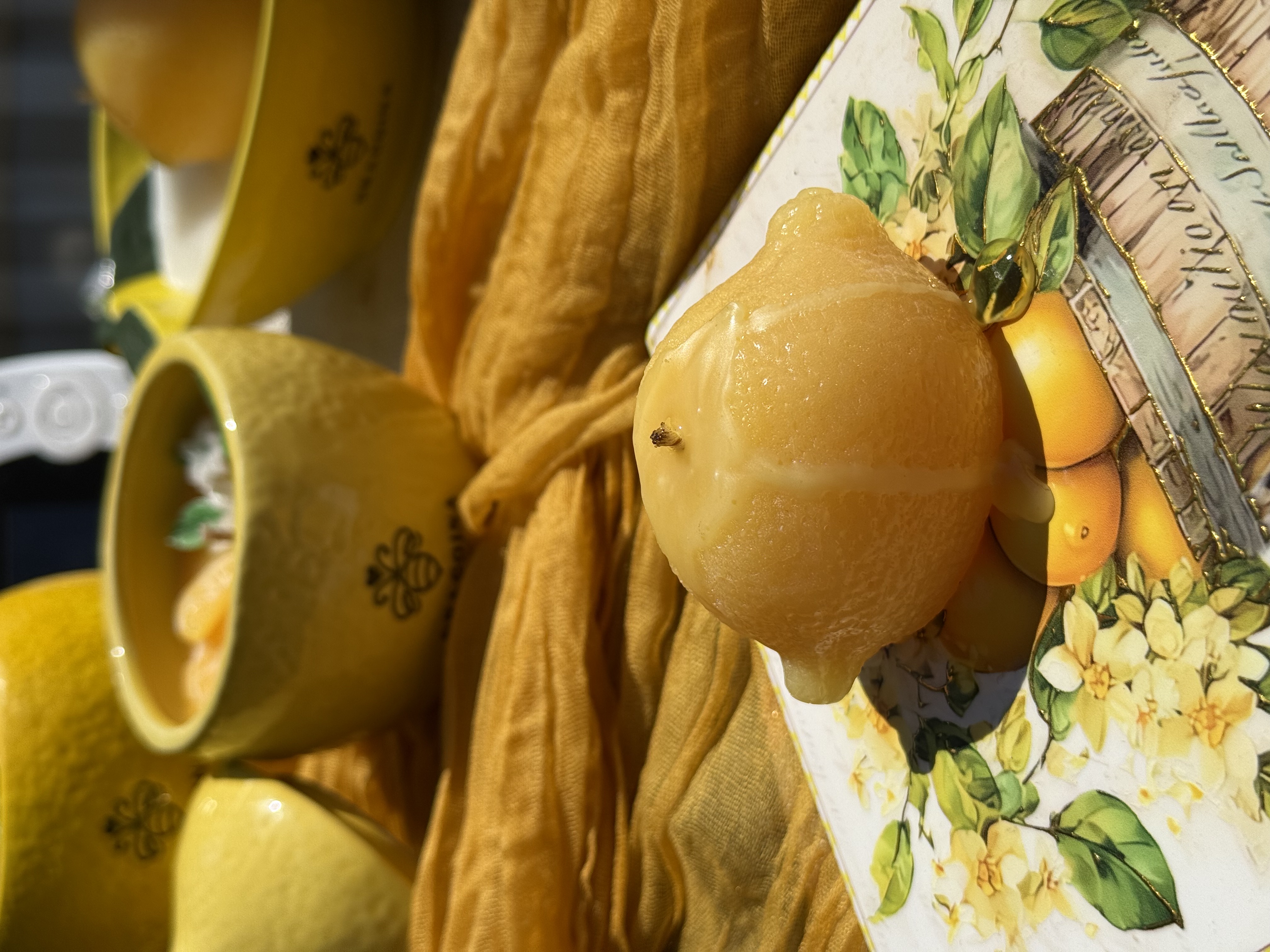 Декоративна свещ „Лимон“