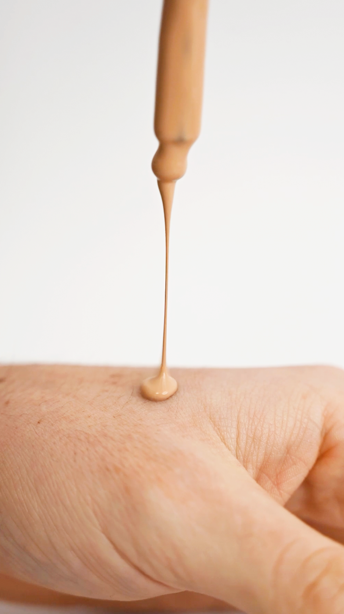 PROTECTOR SOLAR FLUIDO CON COLOR SPF 50+ UVA – 30 ml BY VAGHEGGI