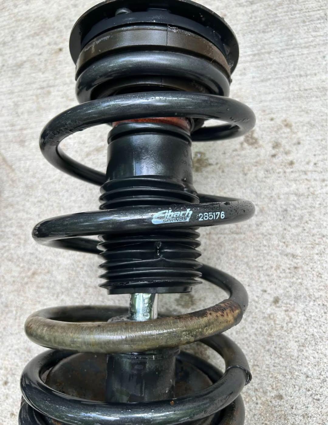 2005-2009 mustang Gt struts and and lowering springs complete