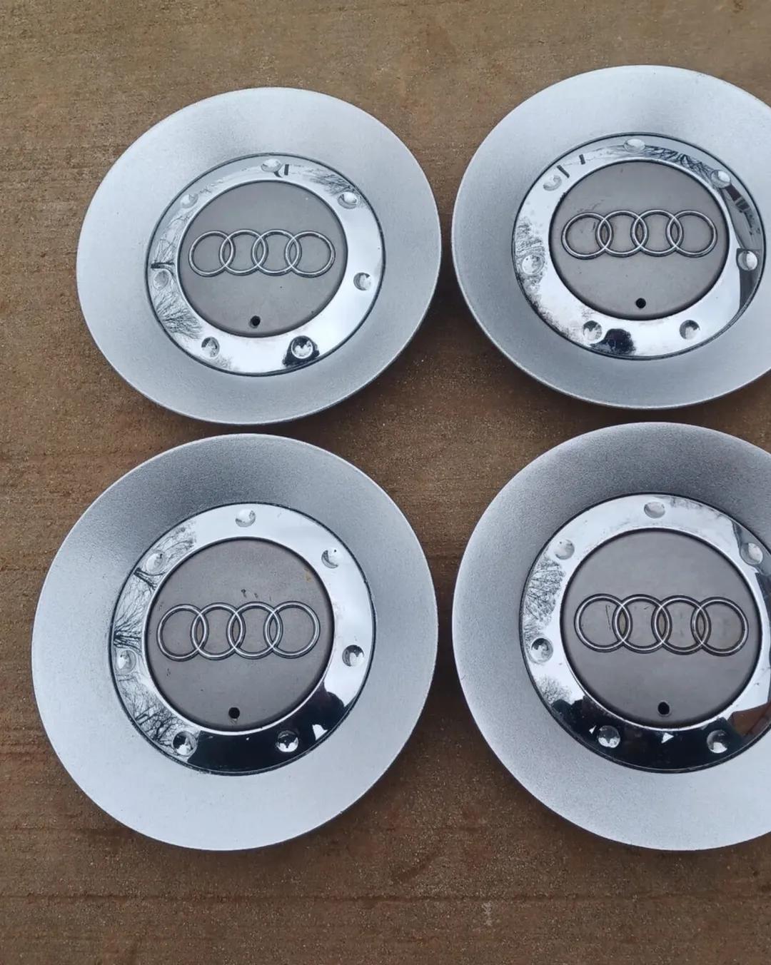 Wheel center cap 17 Audi S3 8L OEM.