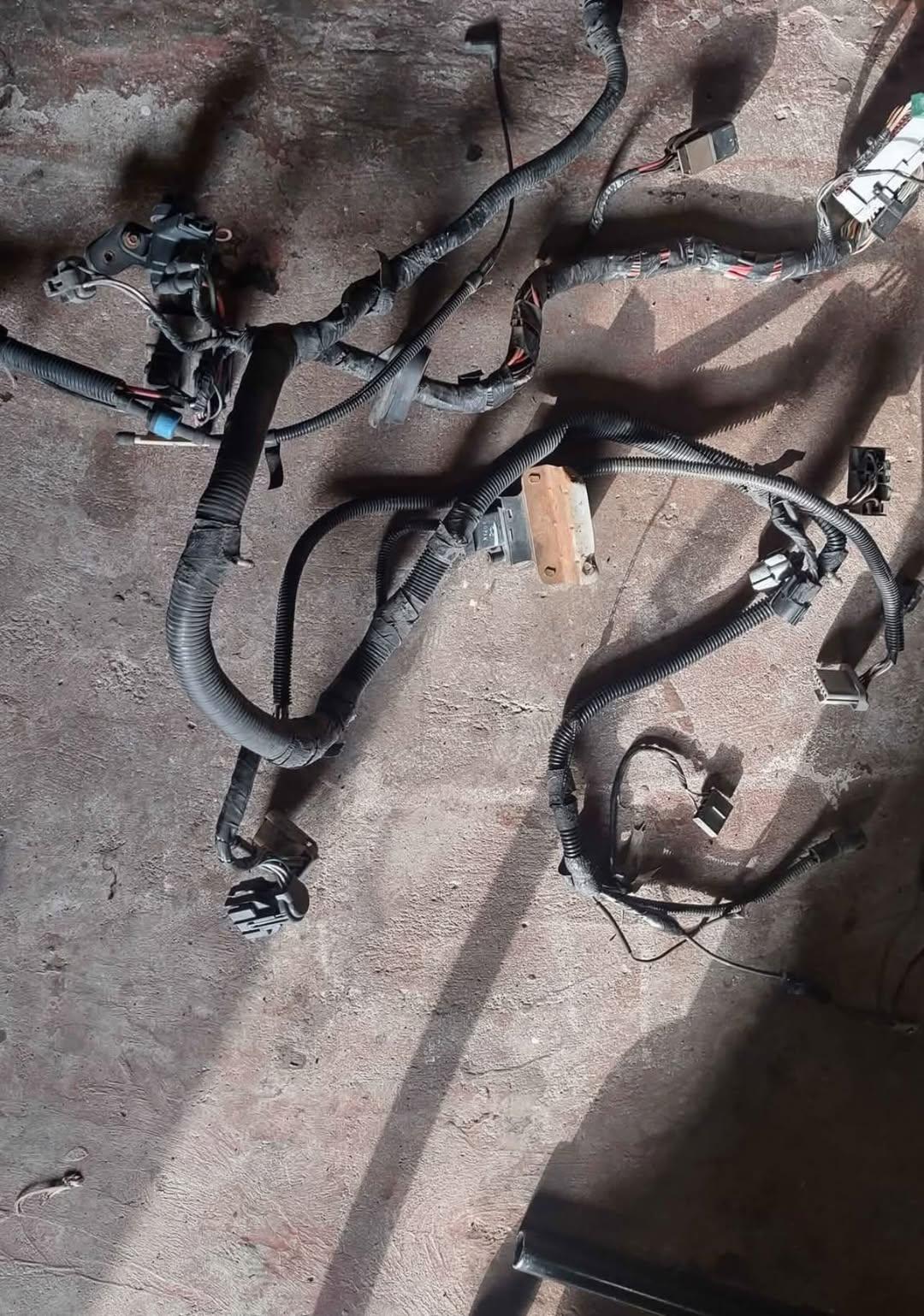 89 mustang GT 5.0 computer and wiring harness for V8 $4