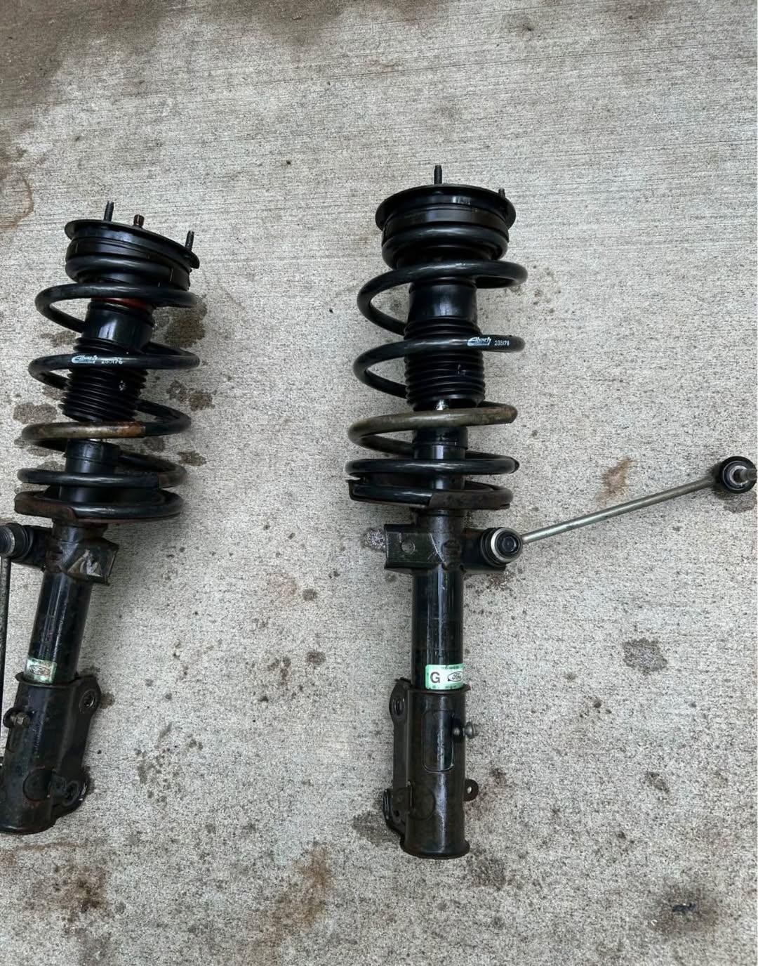 2005-2009 mustang Gt struts and and lowering springs complete