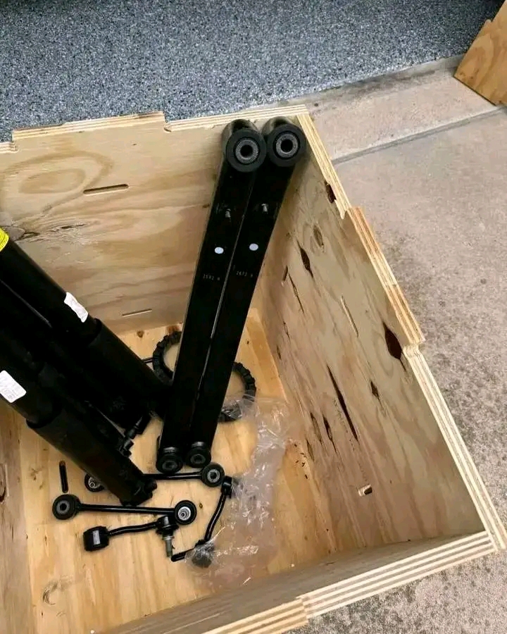 2022 Jeep Wrangler Crate With  4 x 4 Complete Suspension New Offsprings struts