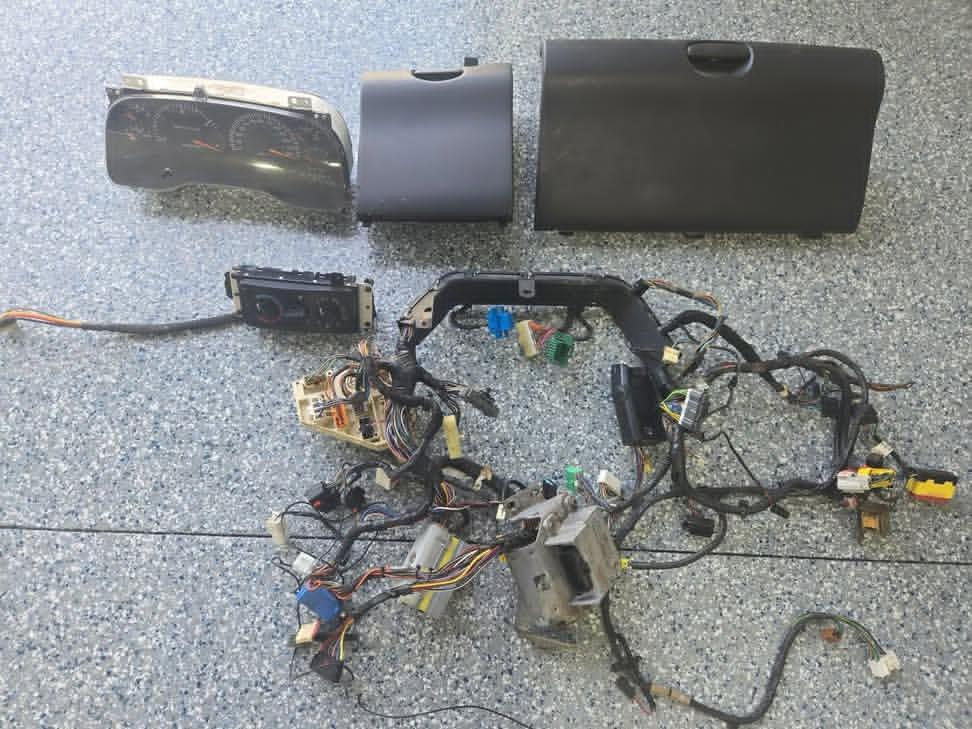 I have a complete dash harness, glove box, cup holder and gauge cluster for a 2000 3500 Cummins