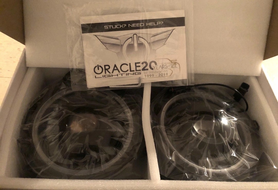 2018-2021 Jeep Wrangler/Gladiator ORACLE Oculus Bi-LED Projector Precision LED lighting projector for optimum light distribution and beam angle