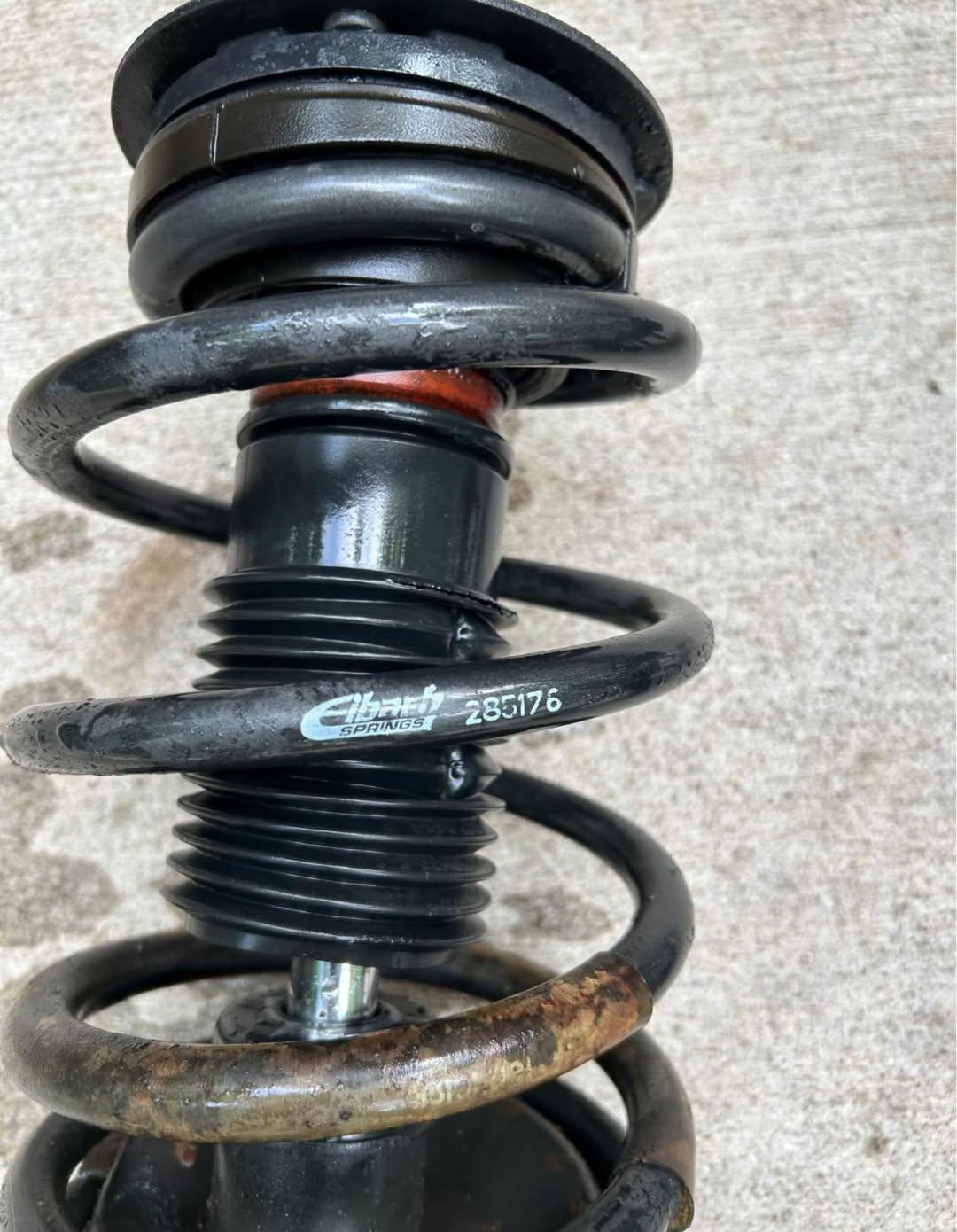 2005-2009 mustang Gt struts and and lowering springs complete