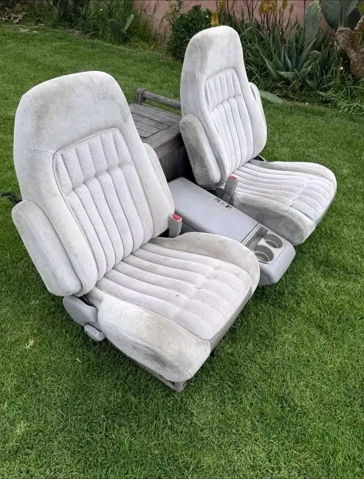 Chevy Obs bucket seats and center console