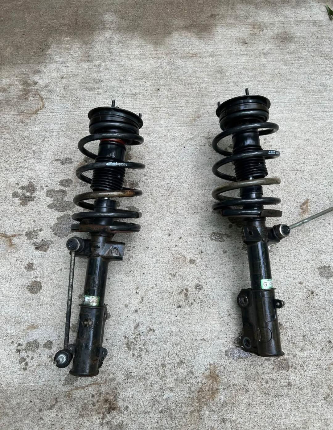 2005-2009 mustang Gt struts and and lowering springs complete