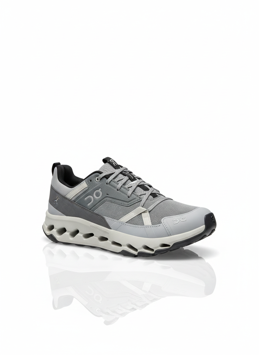 On Cloudwander Sneaker