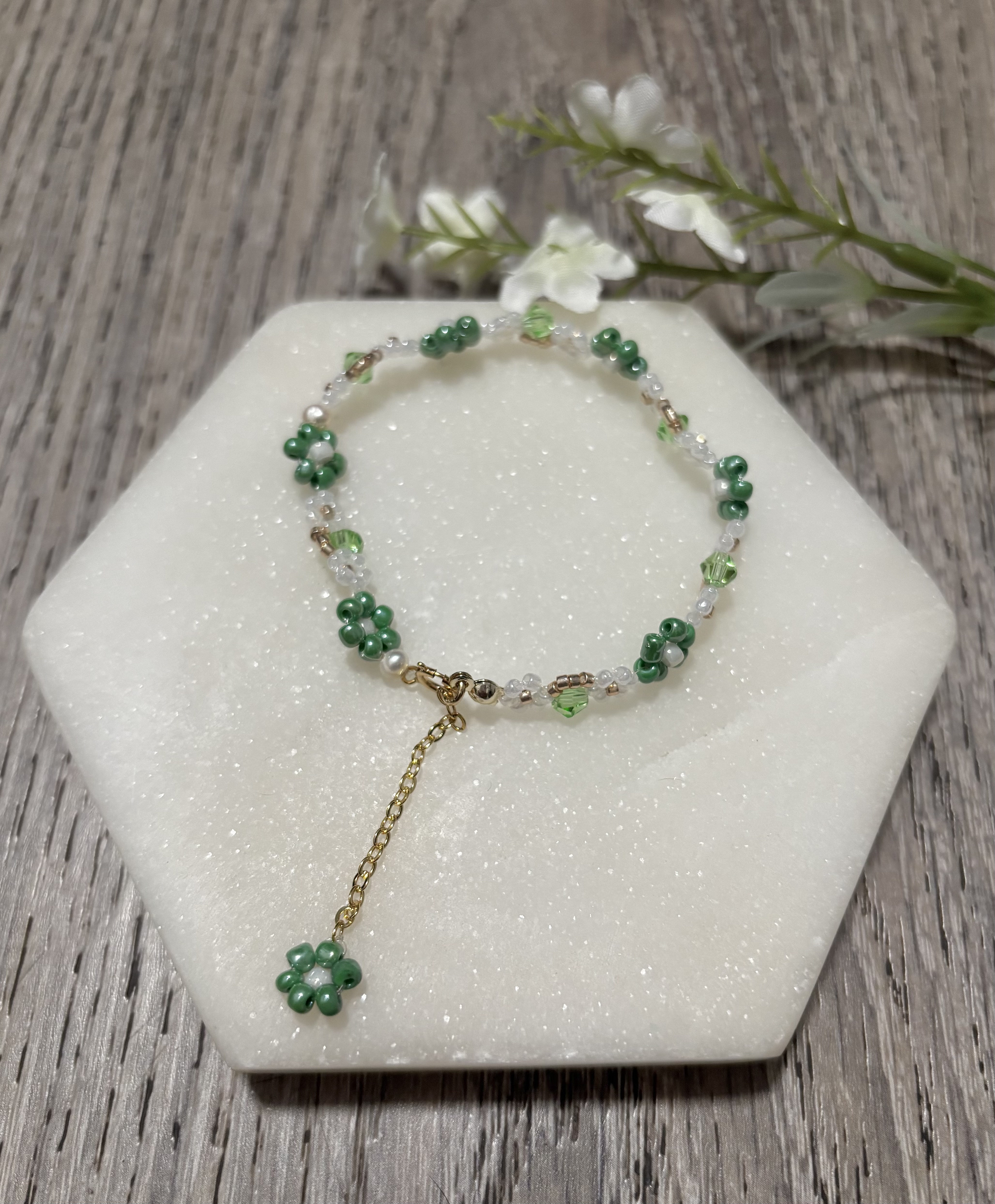 Handmade Green Daisy Flower Beaded Bracelet