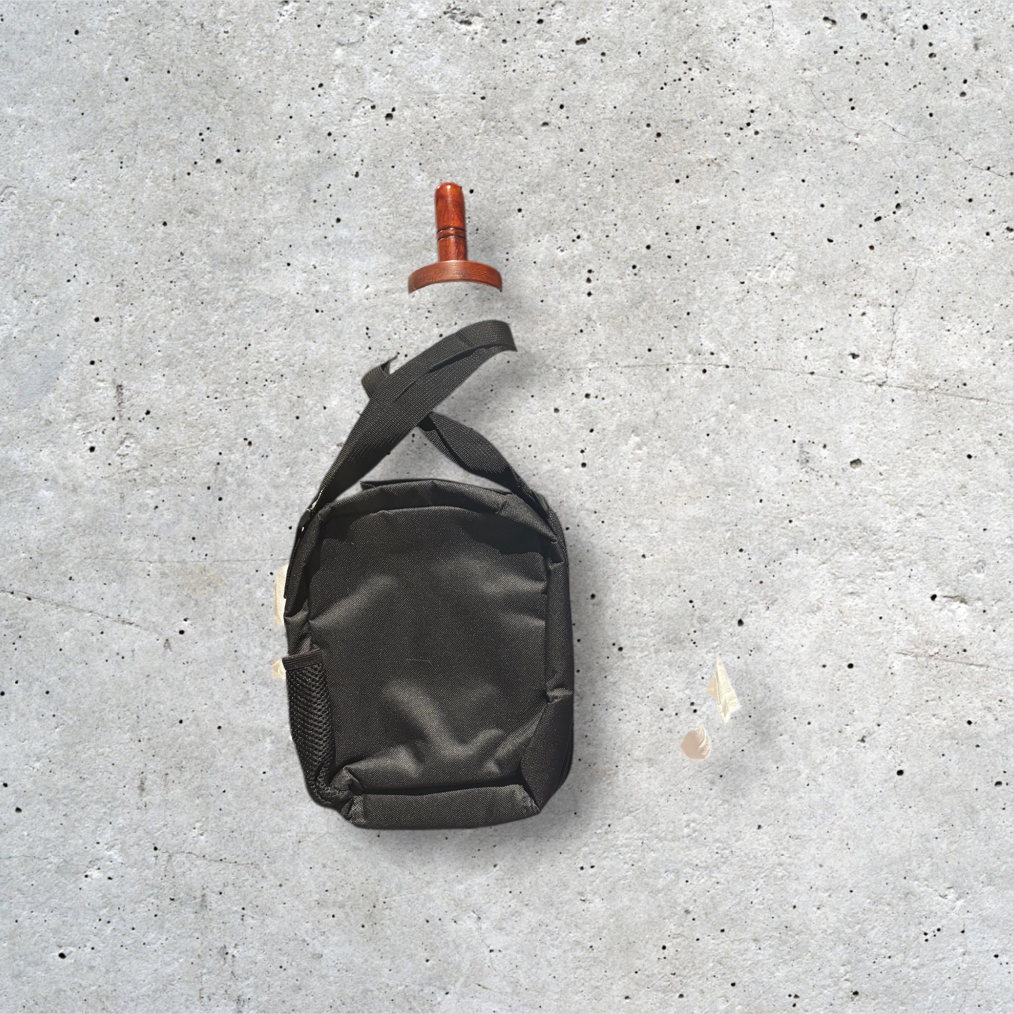 Vertical Lunch Bag with a Stitch Design