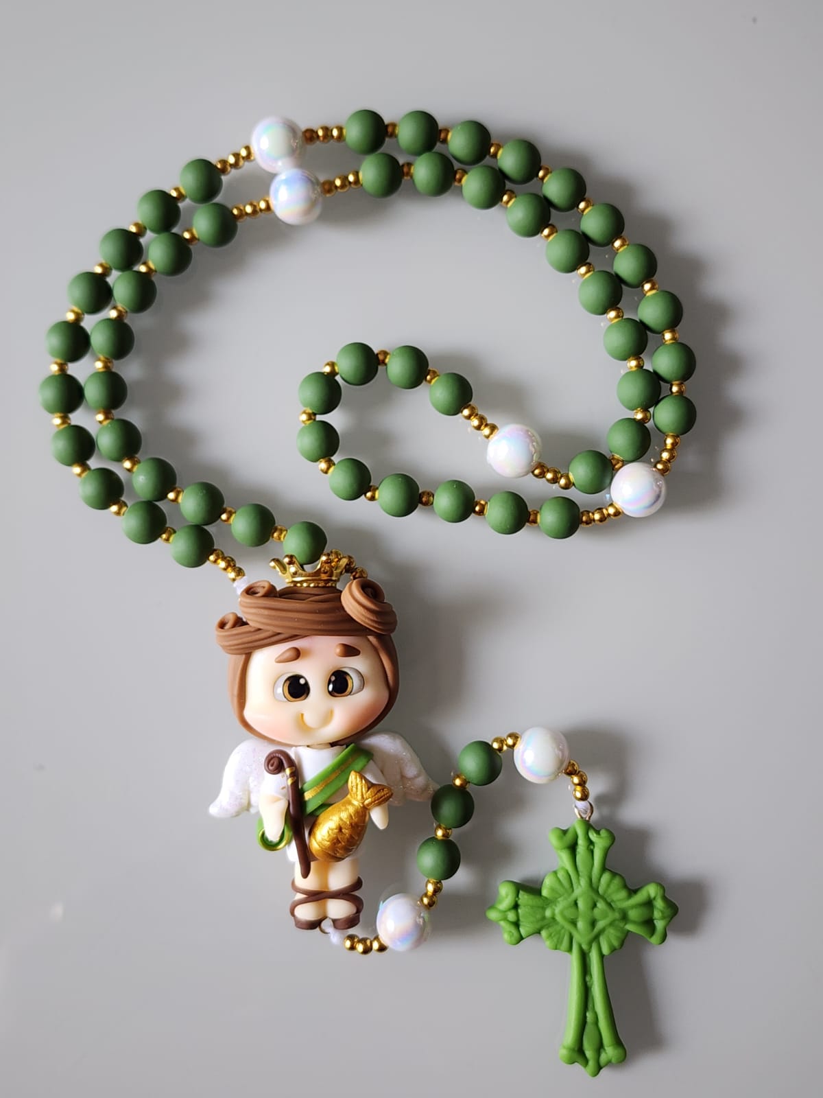 Terço biscuit São Rafael Arcanjo