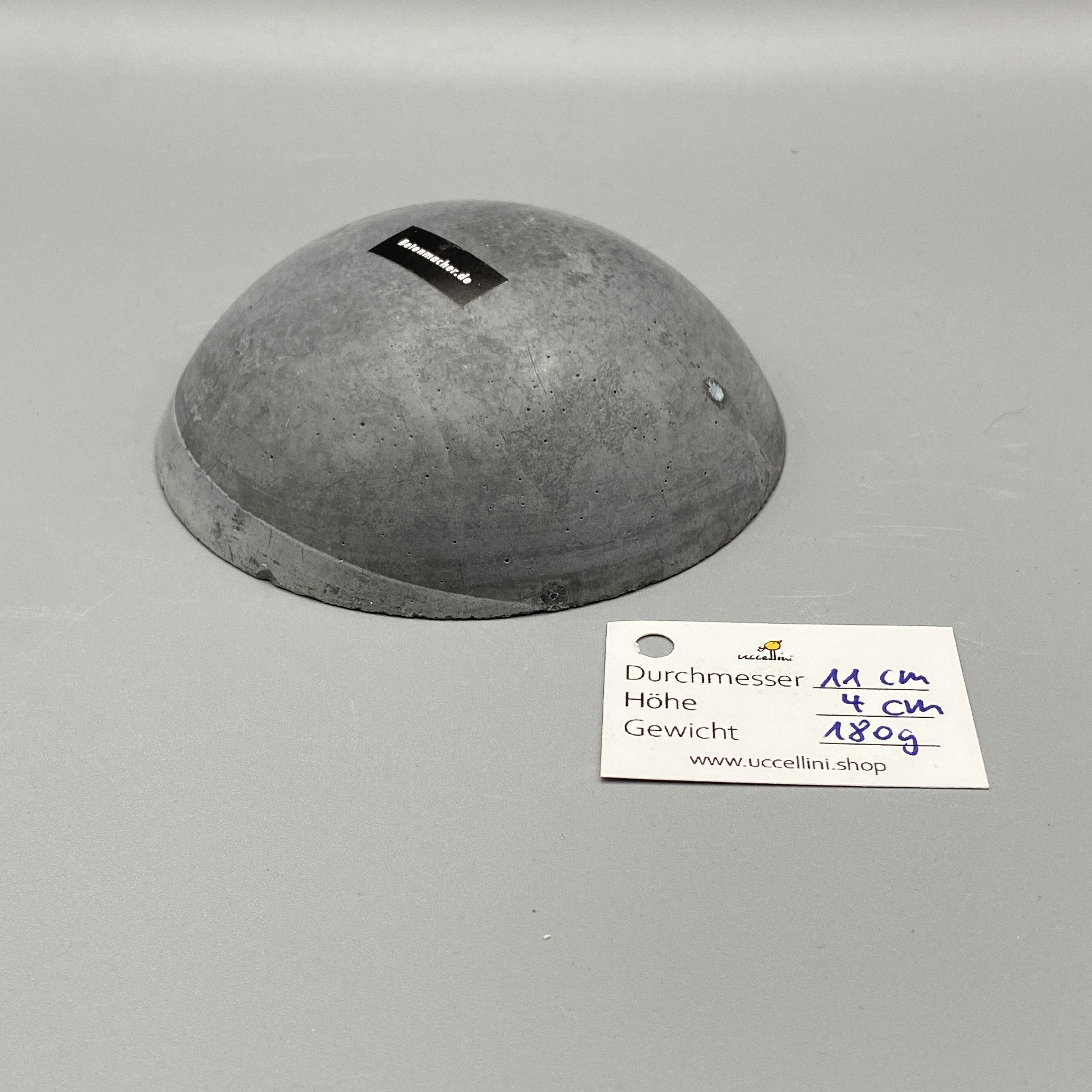 Kleine Betonschale