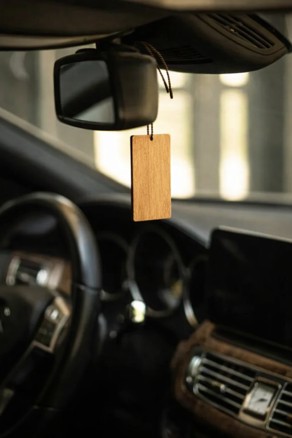 Personalizuotas - graviruojamas pakabinamas medinis automobilio kvapukas