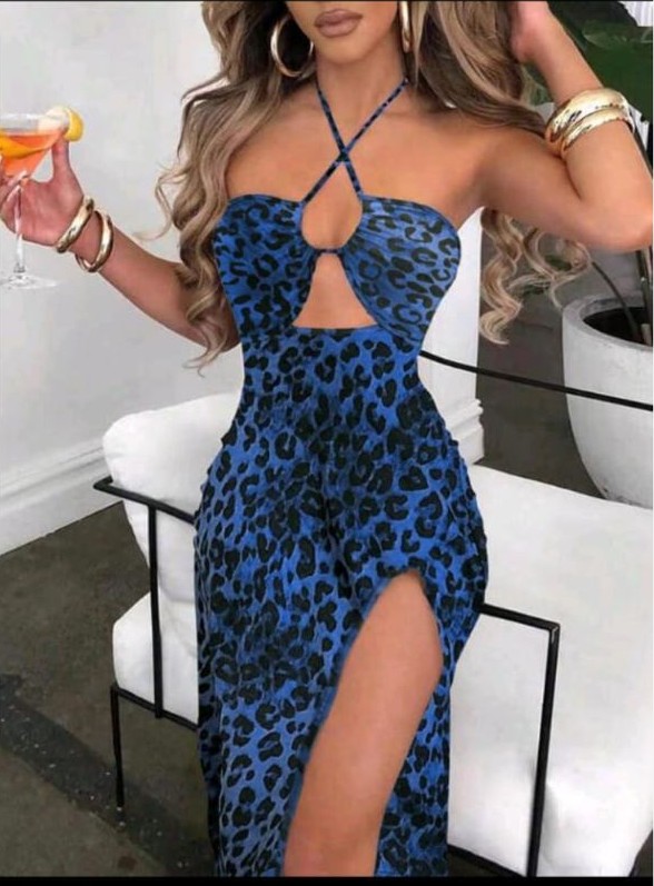 Vestido largo azul con estampado animal