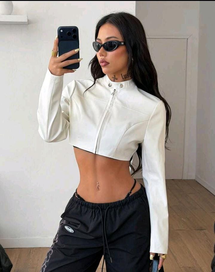 Chaqueta corta blanca