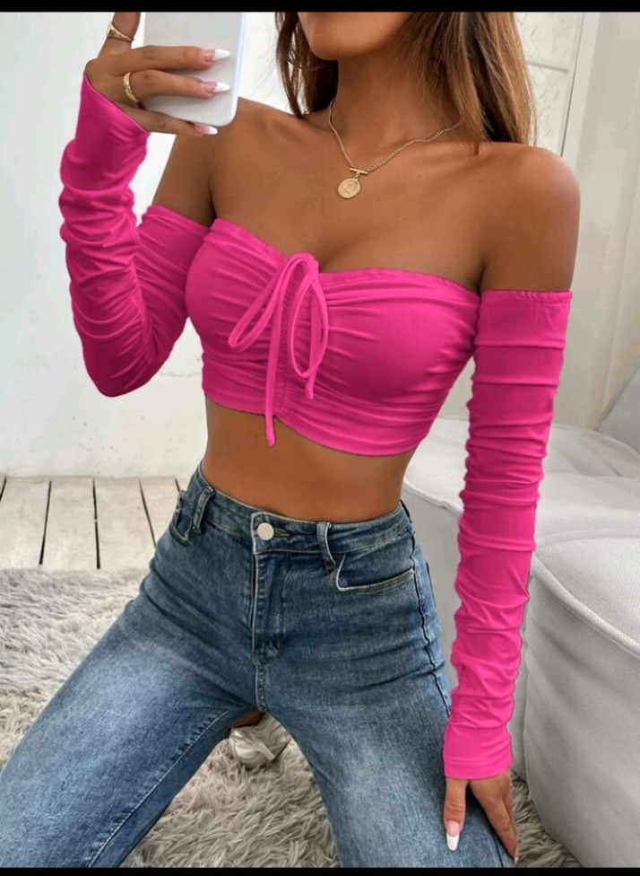 Top rosa de manga larga estilo off-shoulder