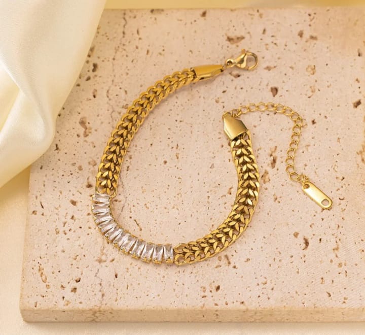 White Stone Elegant Bracelet