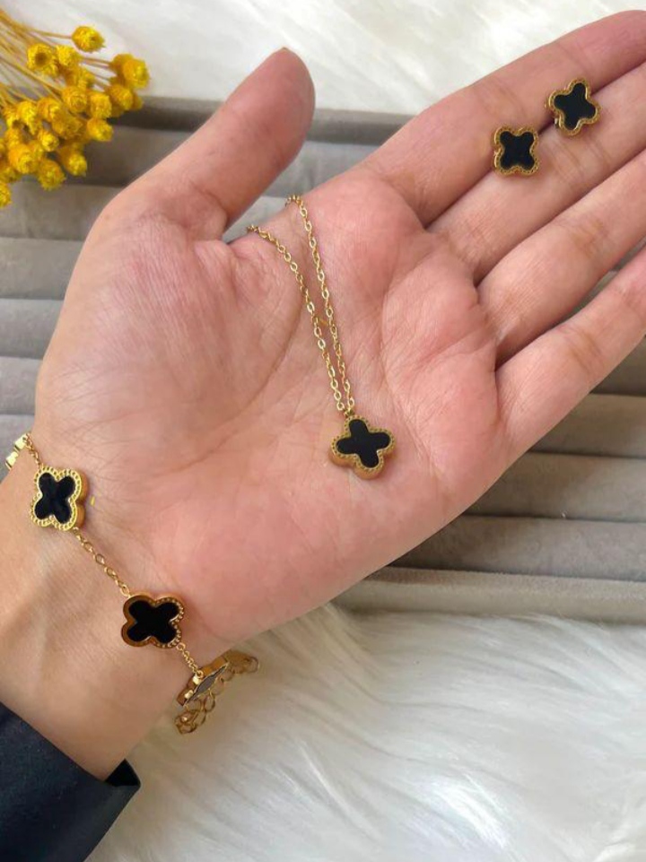 Black Clover Jewelry Set
