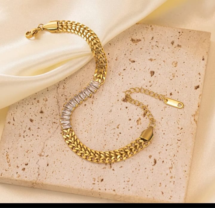 White Stone Elegant Bracelet