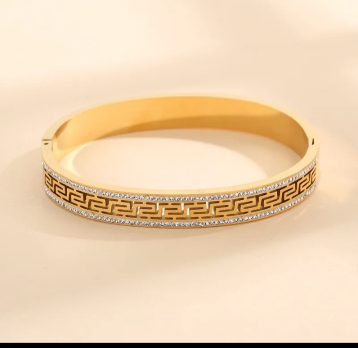 Elegant Gold Handcuff & Ring Set