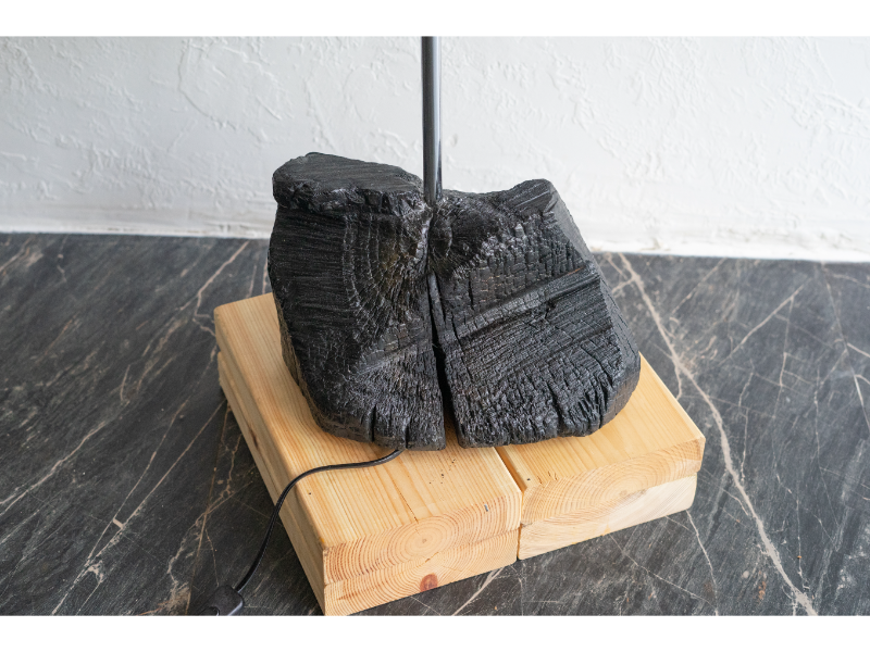 Modernus stalo šviestuvas