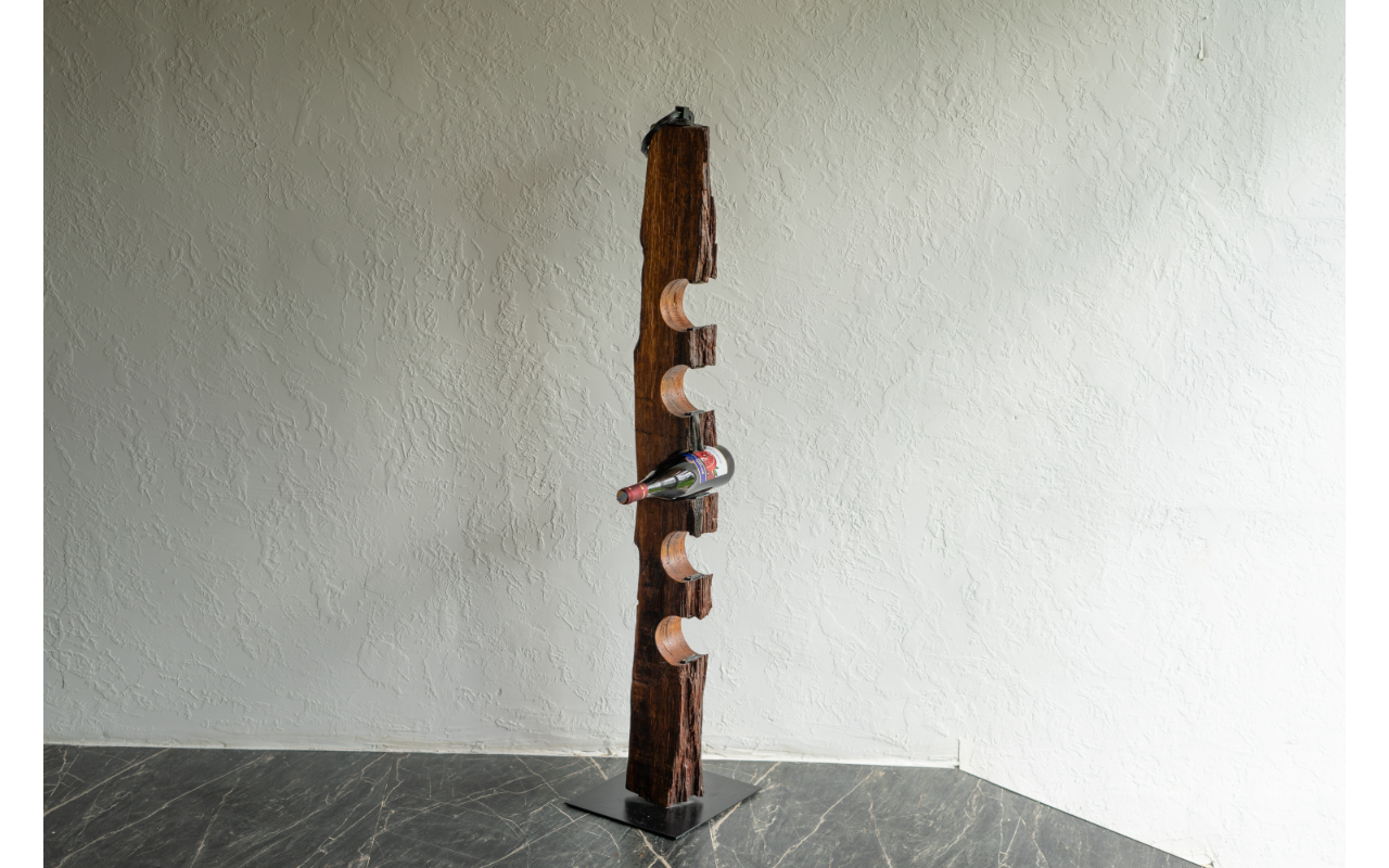 Medinis vyno butelių stovas