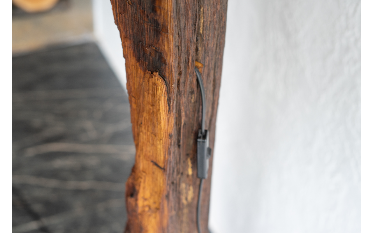 Šviestuvas iš lietuvisko ąžuolo