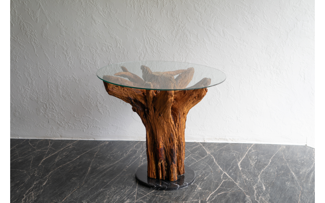 Natūralios šaknies kavos staliukas su stiklo viršumi