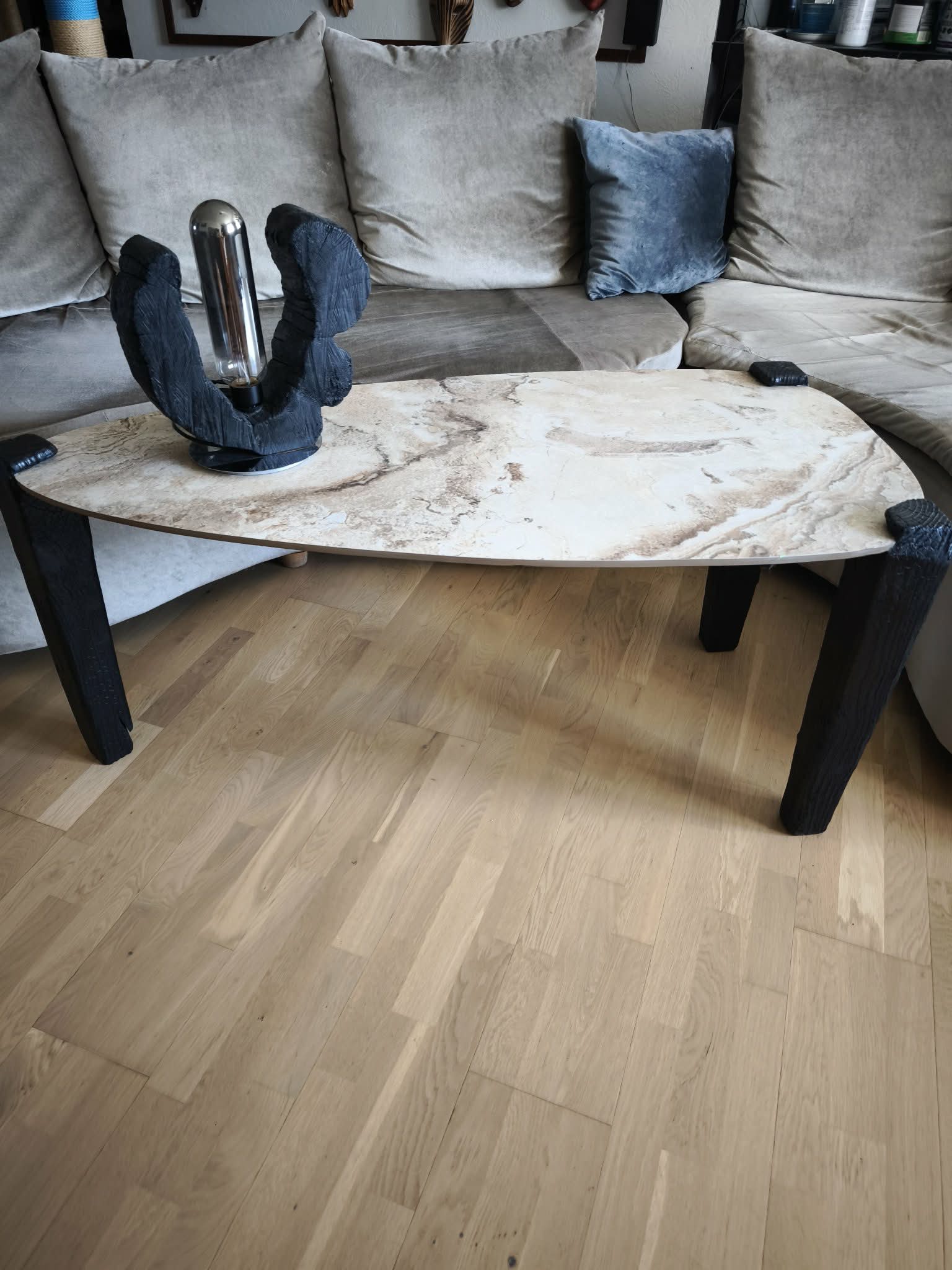 Japoniško stiliaus svetainės staliukas