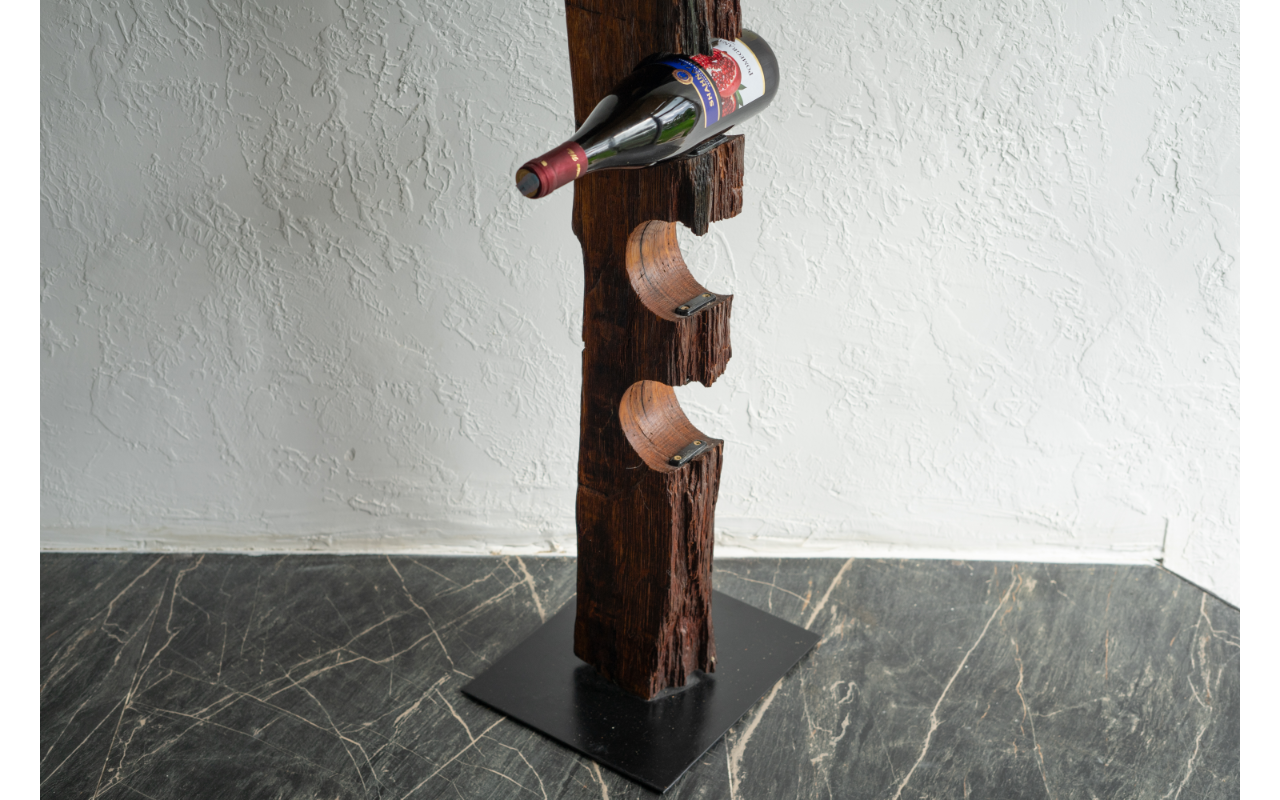 Medinis vyno butelių stovas