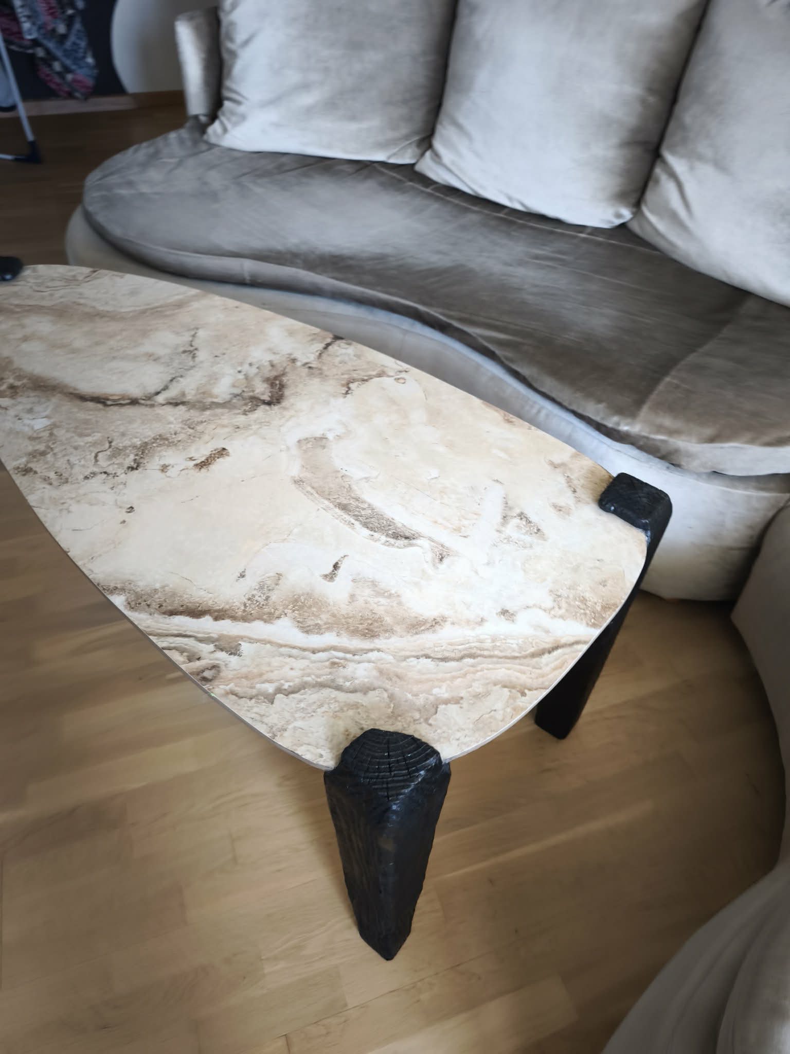 Japoniško stiliaus svetainės staliukas