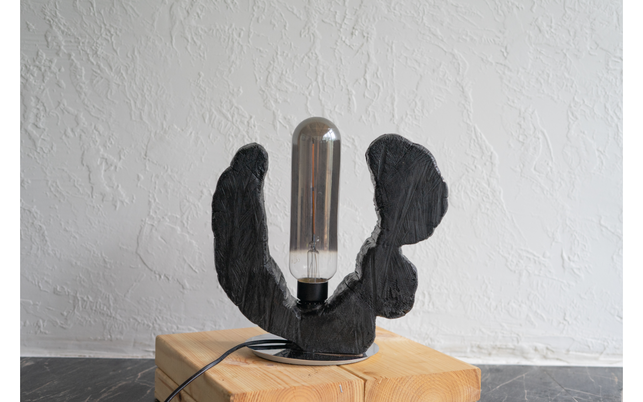 Modernus stalo šviestuvas