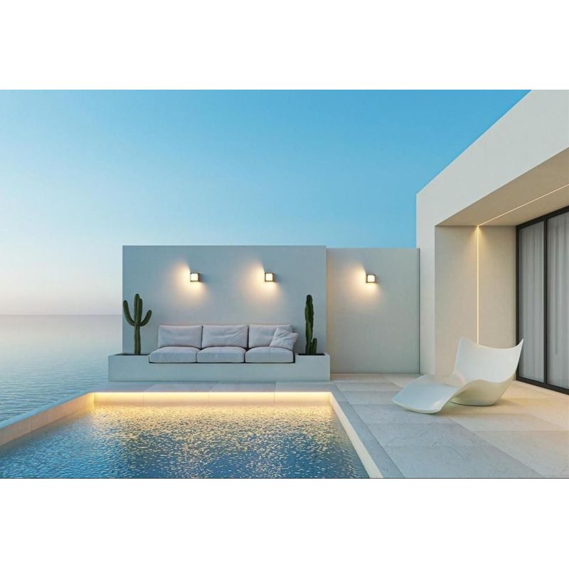  Beneito Faure Blis Square