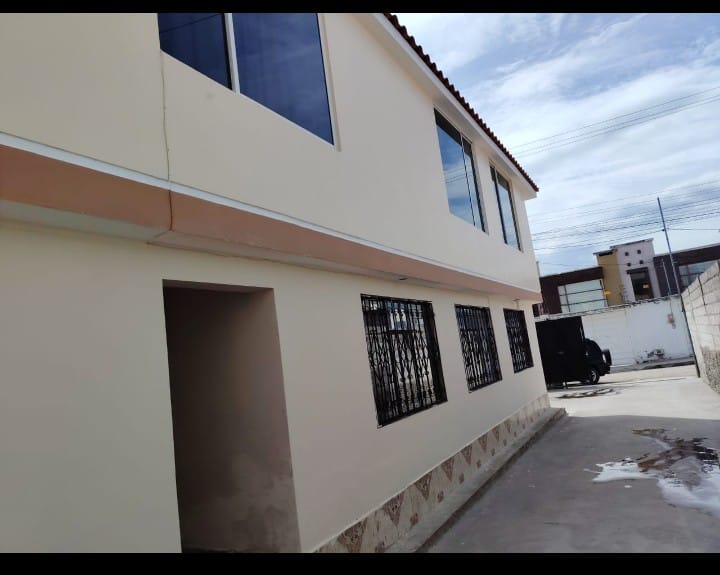 SE VENDE HERMOSA CASA RENTERA EN OTAVALO