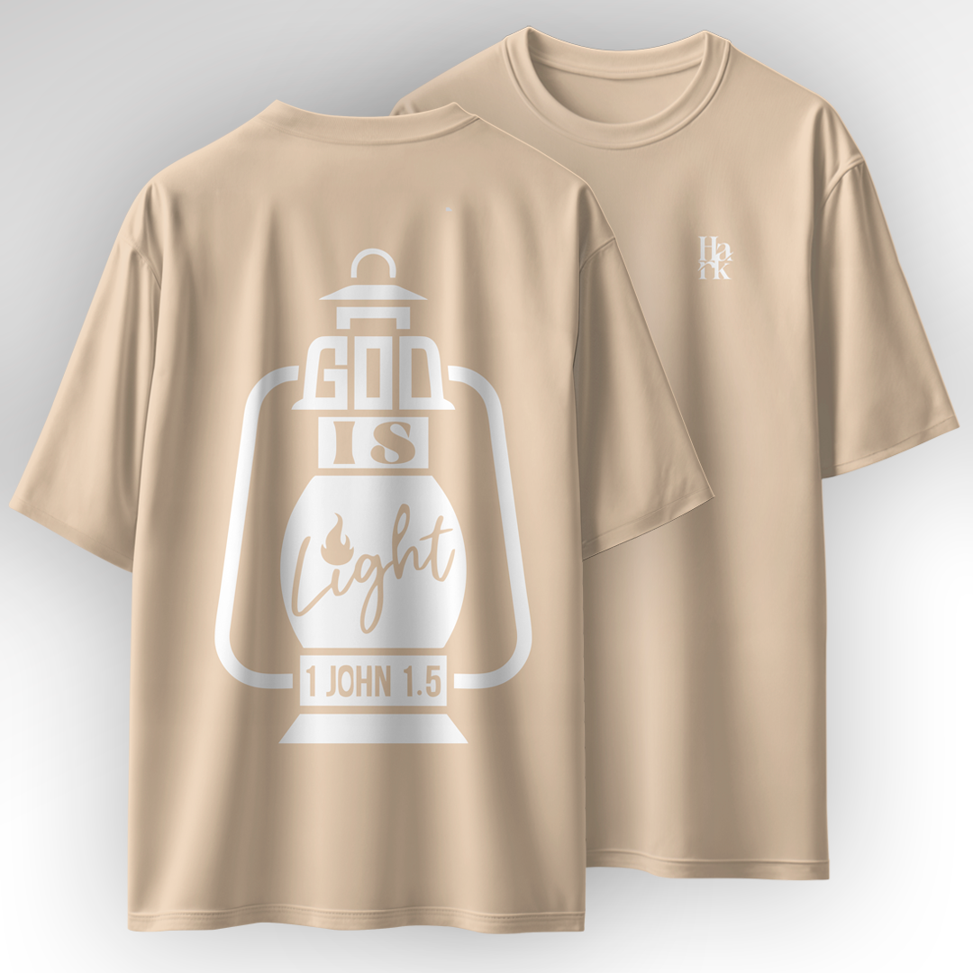 God is Light (1 John 1.5) - Camiseta Oversized 