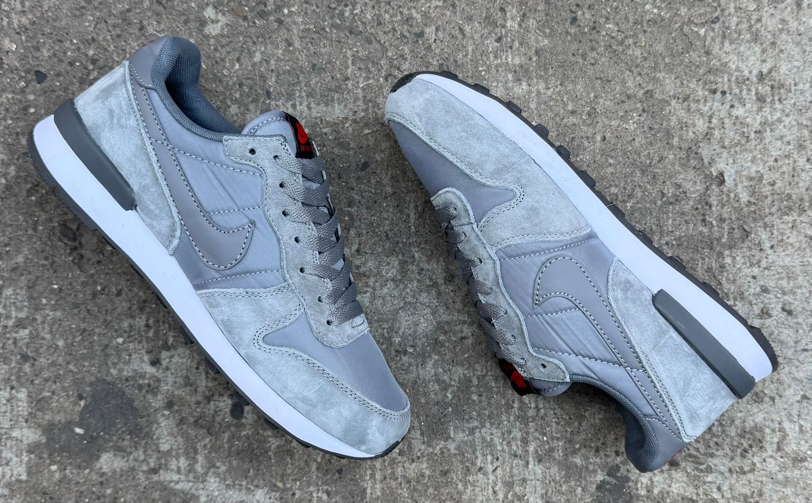 Zapatillas deportivas grises