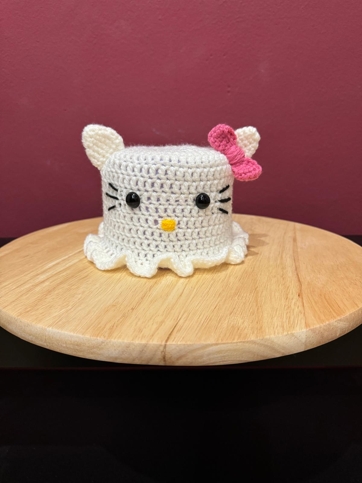 Klorollenhut Süße Katze – niedliche WC-Deko, gehäkelt & handmade