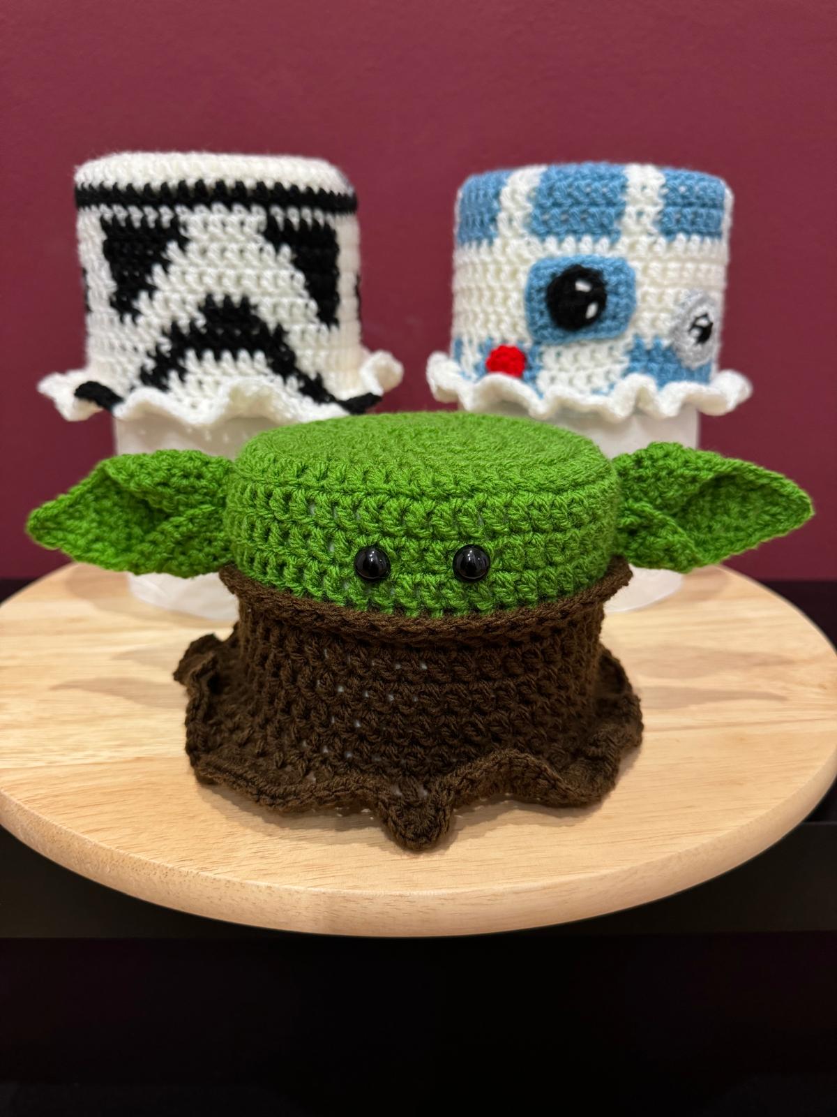 Klorollenhut - Meister Yo(g)a grüne Weltraum WC-Deko, gehäkelt & handmade