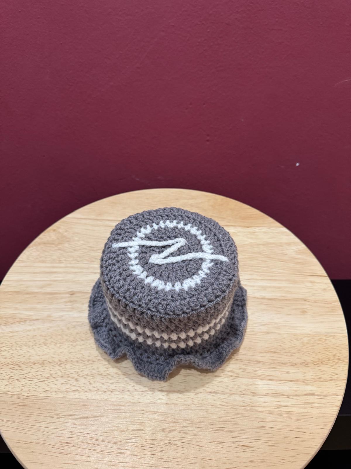 Klorollenhut - Automarke im Z-Design Auto WC-Deko, gehäkelt & handmade