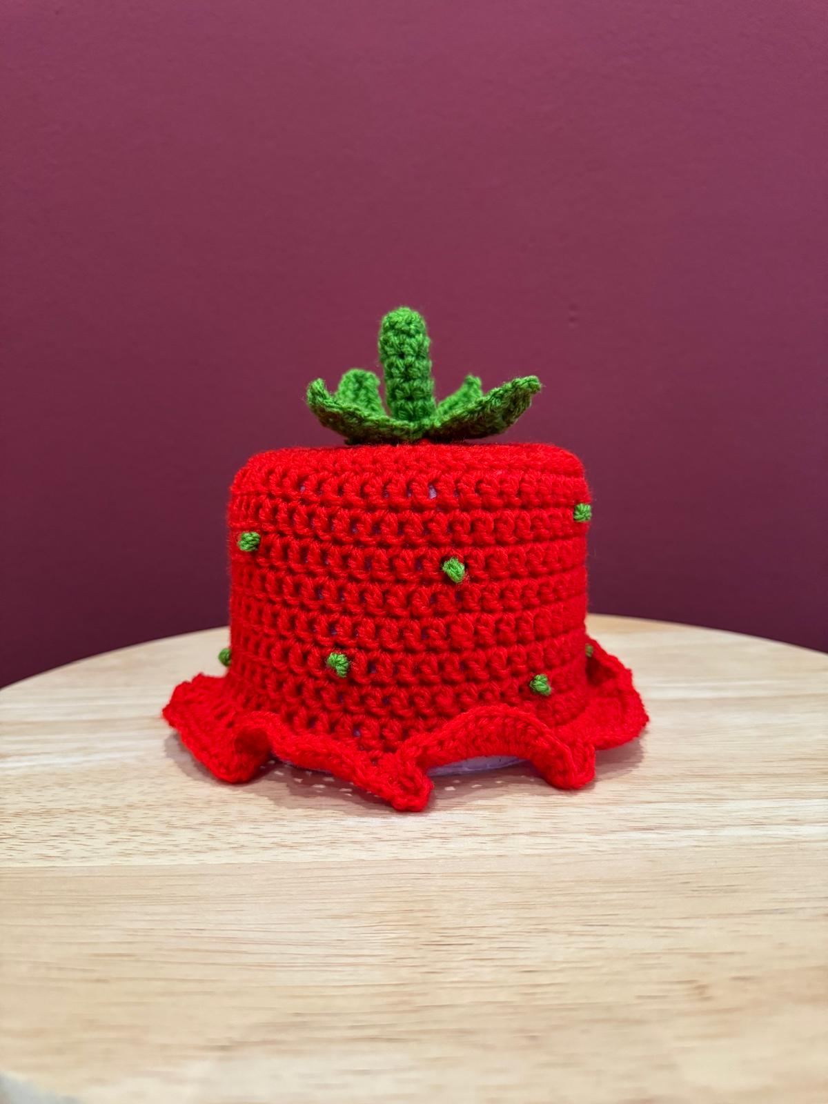 Klorollenhut - Erdbeere fruchtige WC-Deko, gehäkelt & handmade