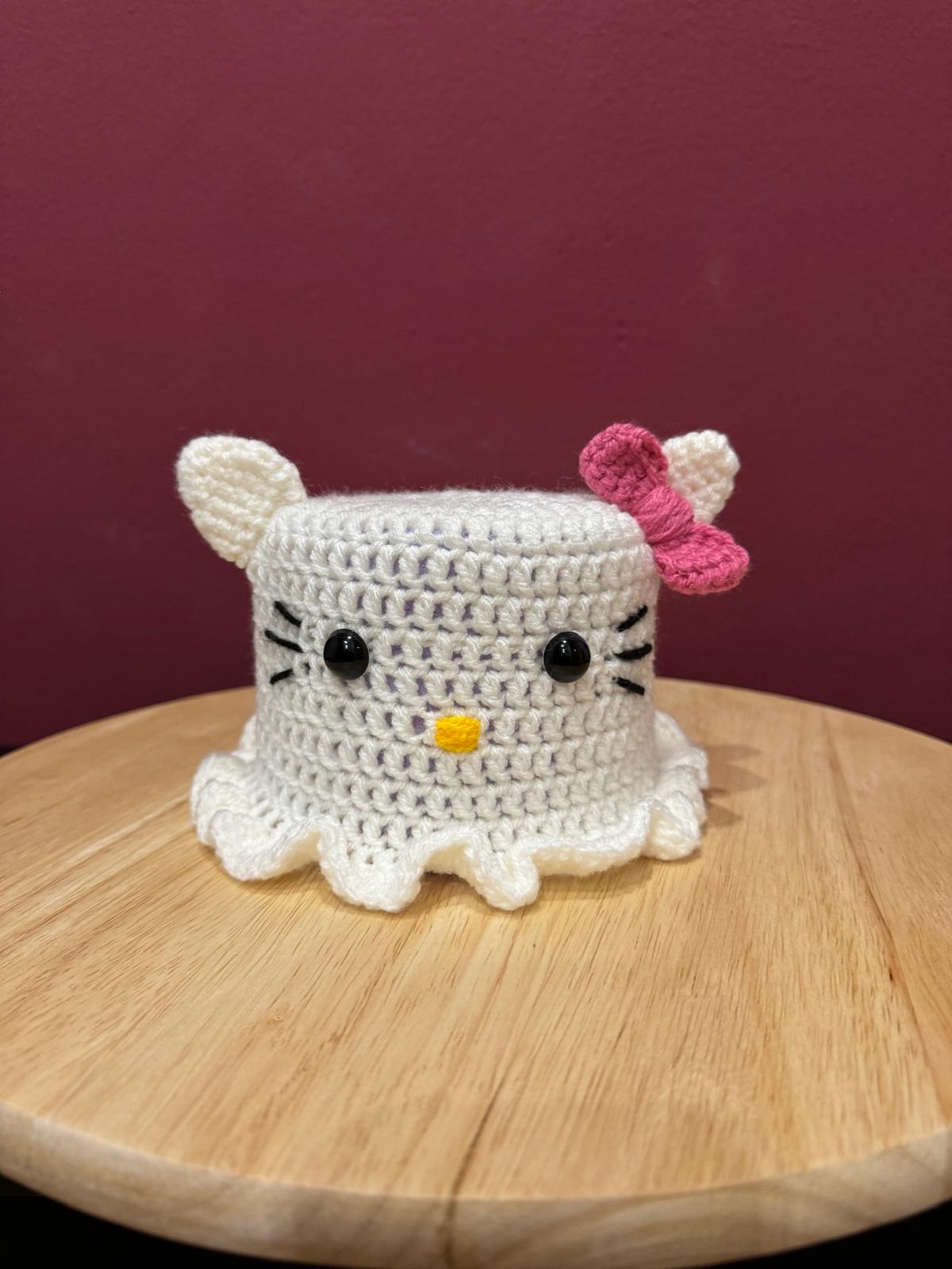 Klorollenhut Süße Katze – niedliche WC-Deko, gehäkelt & handmade