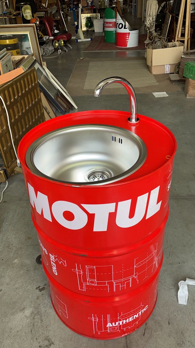  طاولات وكراسي و