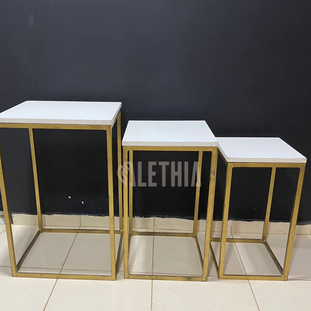 Trio de mesas cuadradas