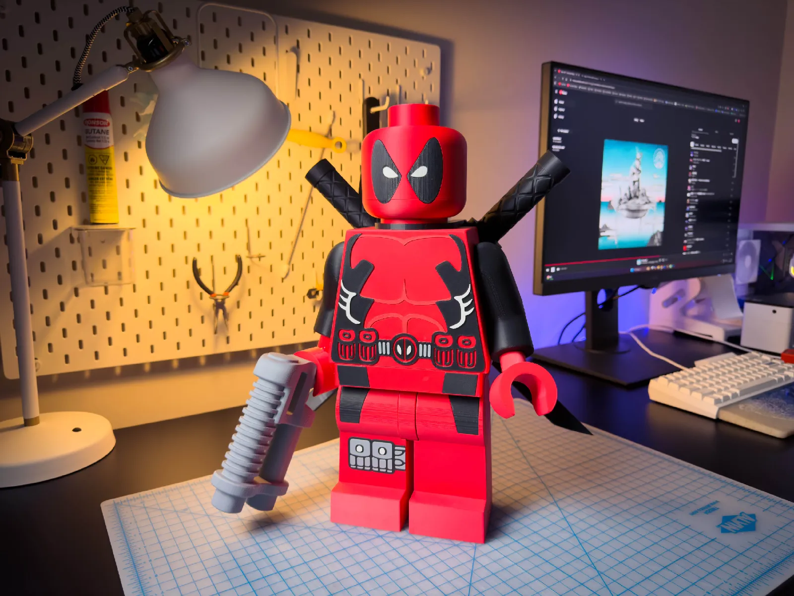 Figura grande de Deadpool tipo Lego