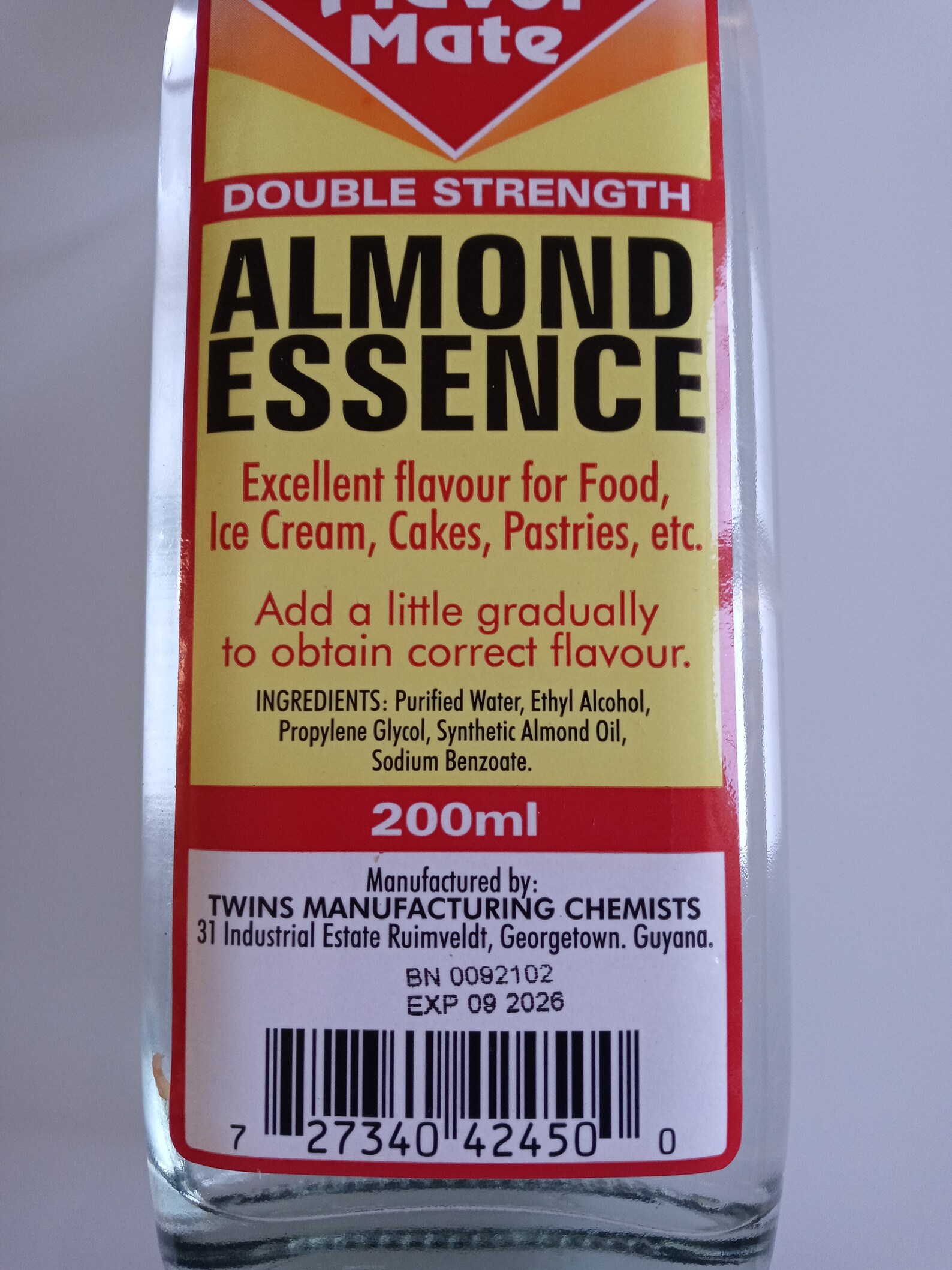 uyanese Almond Essence: Caribbean Baking Extract for Cakes & Drinks