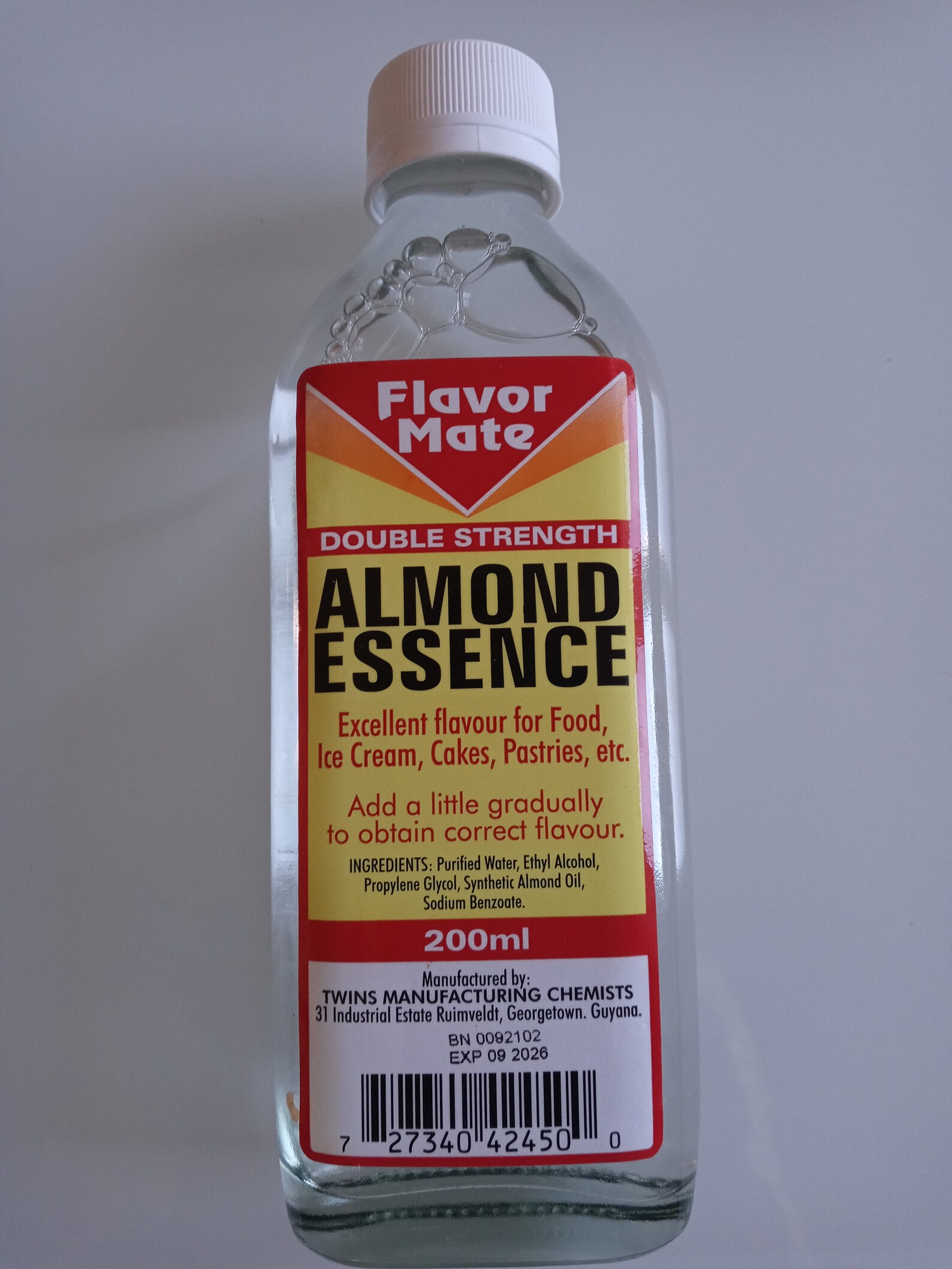 uyanese Almond Essence: Caribbean Baking Extract for Cakes & Drinks