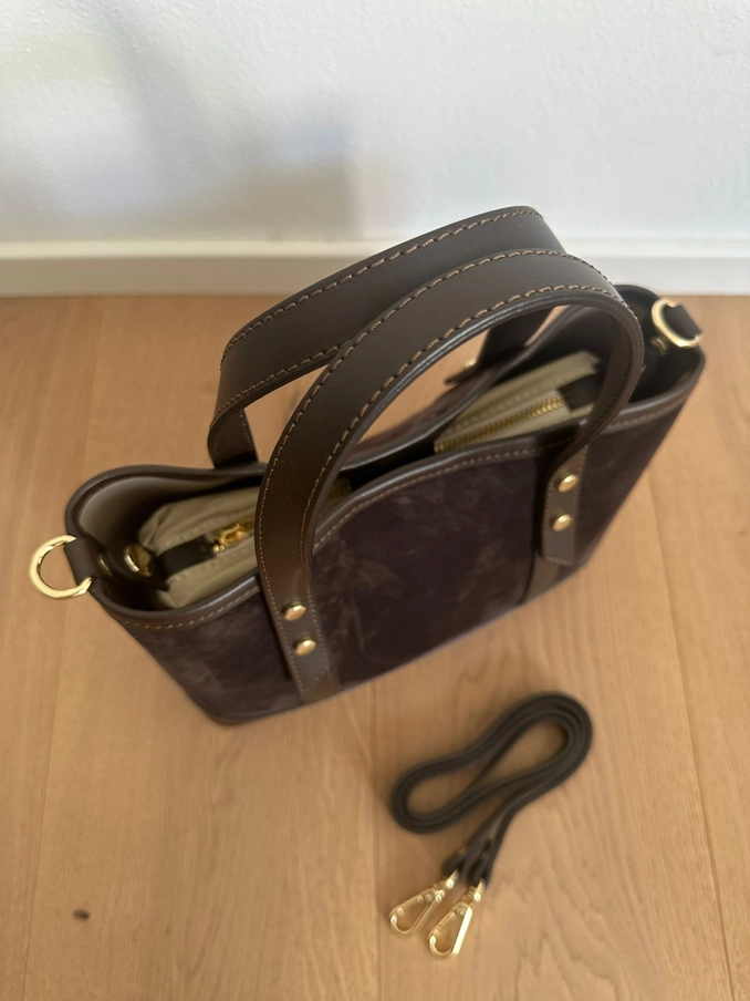 Rankinė iš natūralios odos