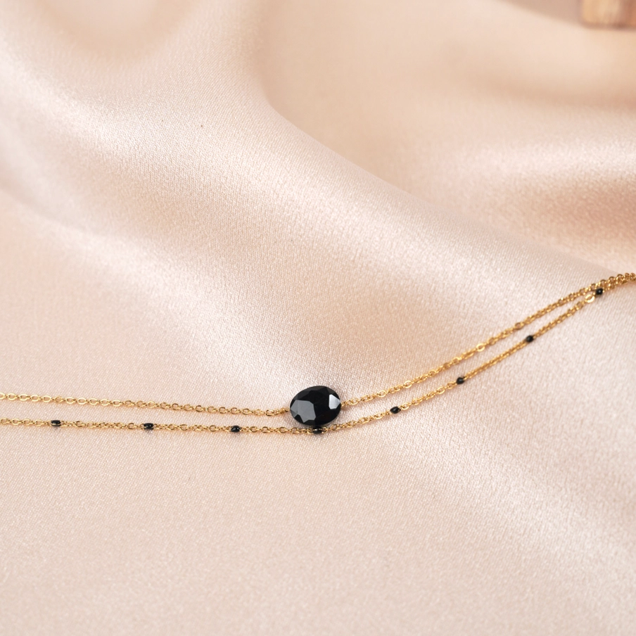 Apyrankė su onikso akmenimi