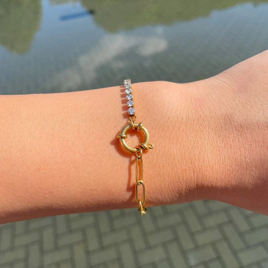 Auksu dengta apyrankė su cirkoniais